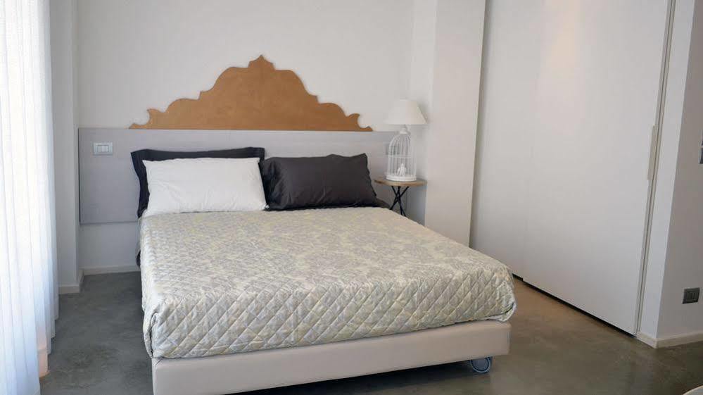 Residenza Domo Apartment Porto SantʼElpidio Екстериор снимка
