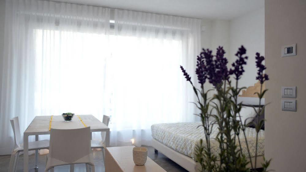 Residenza Domo Apartment Porto SantʼElpidio Екстериор снимка
